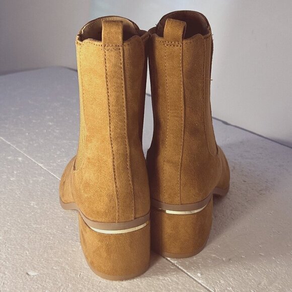 Express SZ 6 Chelsea Tan faux suede look ankle boot modern western retro essenti - Picture 10 of 13